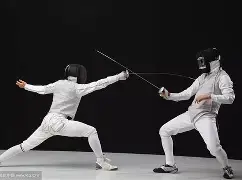  击剑赛场再起风云：辽东鲨队队击败齐鲁独角兽队，脚步移动更到位新人首发惊艳