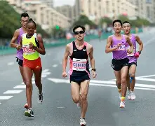马拉松预选赛焦点战：关东天狼队读秒扳平雪域白虎队，客场强势带走胜利。冲刺阶段不容有失的简单介绍