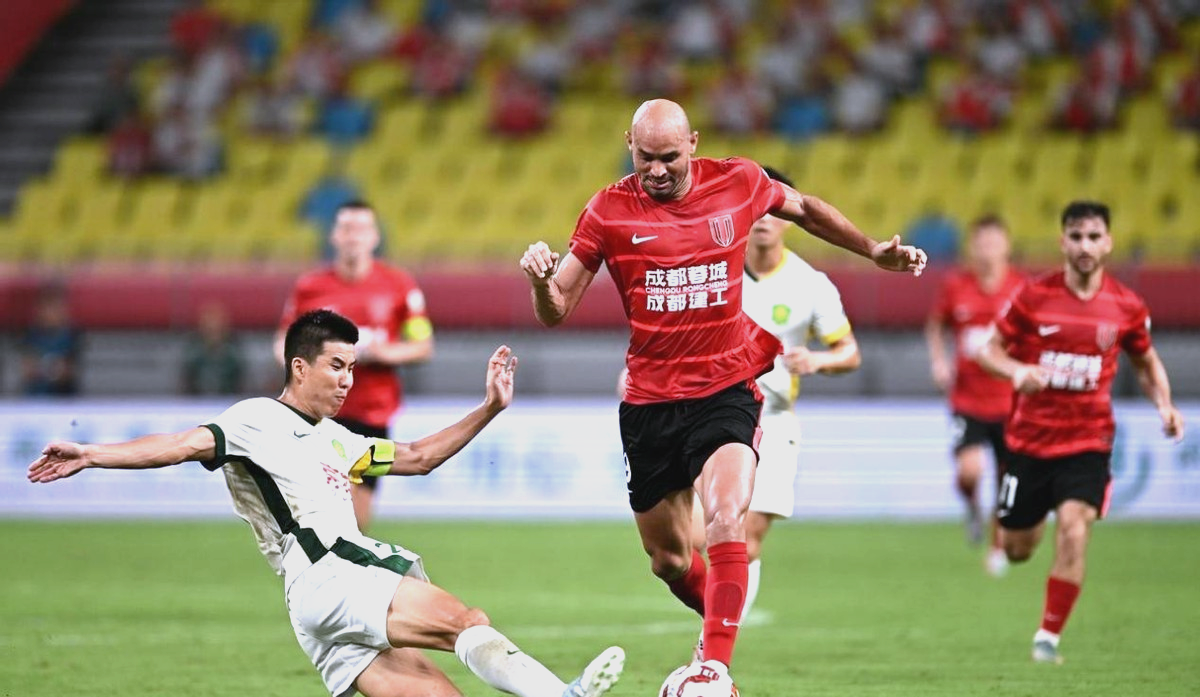 赛前亚冠焦点战，成都蓉城篮板制胜，压力陡增，临场指挥获称赞(成都蓉城亚冠赛程表2025赛程)